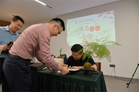 e20970cfc3adc0b2b1cf837efe3ae85b.jpg