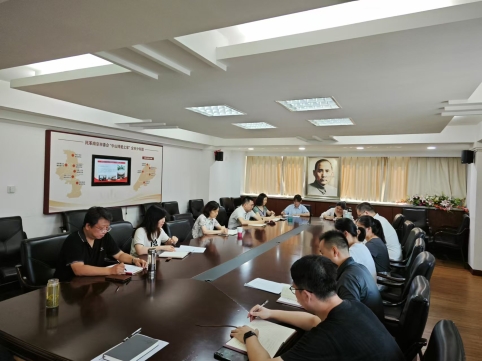 d63dd229033f505e8698c9ce0e33b4bf.jpg