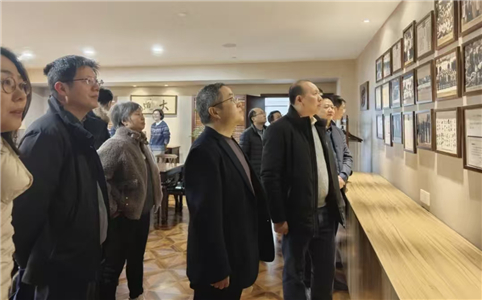 b0e1dba69ffede84f5bf544d37ff2684.jpg b0e1dba69ffede84f5bf544d37ff2684.jpg